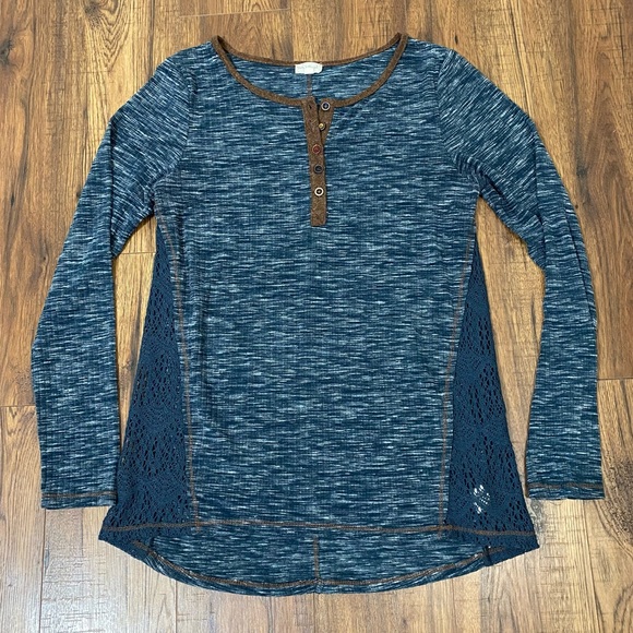 Hem & Thread long sleeve tee with lace - Picture 10 of 17